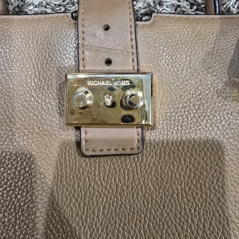Michael Kors Bond Large Leather Satchel /Clutch in Acorn